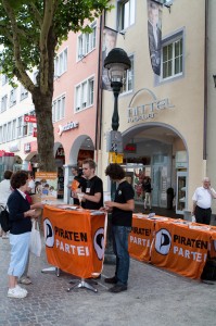 Infostand der Piratenpartei Infostand der Piratenpartei (Foto: Martin Brink-Abeler / WhiteStar)