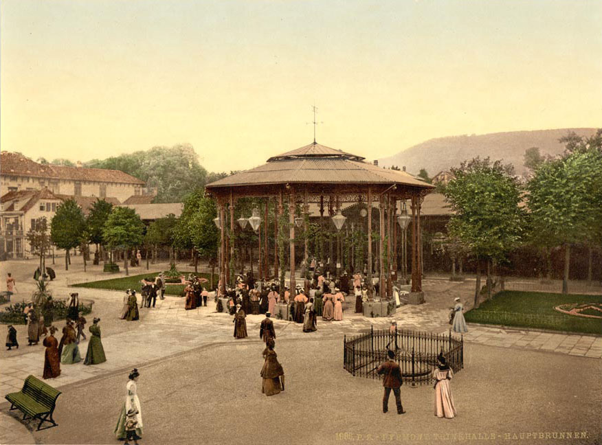 Historische Ansichtskarte der Trinkhalle mit Heilquelle (Hauptbrunnen) in Bad Pyrmont um 1890