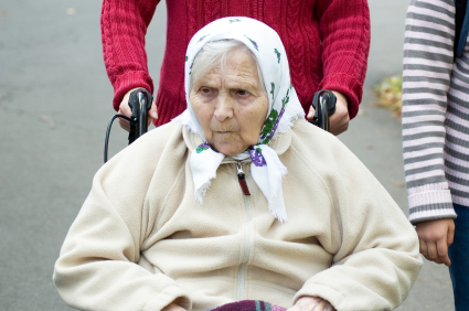 Altenpflege ist ein akutes Thema in unserer Gesellschaft. Wie kann Feng Sui sie unterstützen? Foto: istockphoto/© Anette-Romanenko