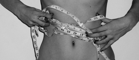 Zu dünn, zu dick oder ideal schlank? Wer erfolgreich abnehmen möchte, muss sich für eine bestimmte Silhouette entscheiden. (Foto © Charlotte Astrid / flickr)