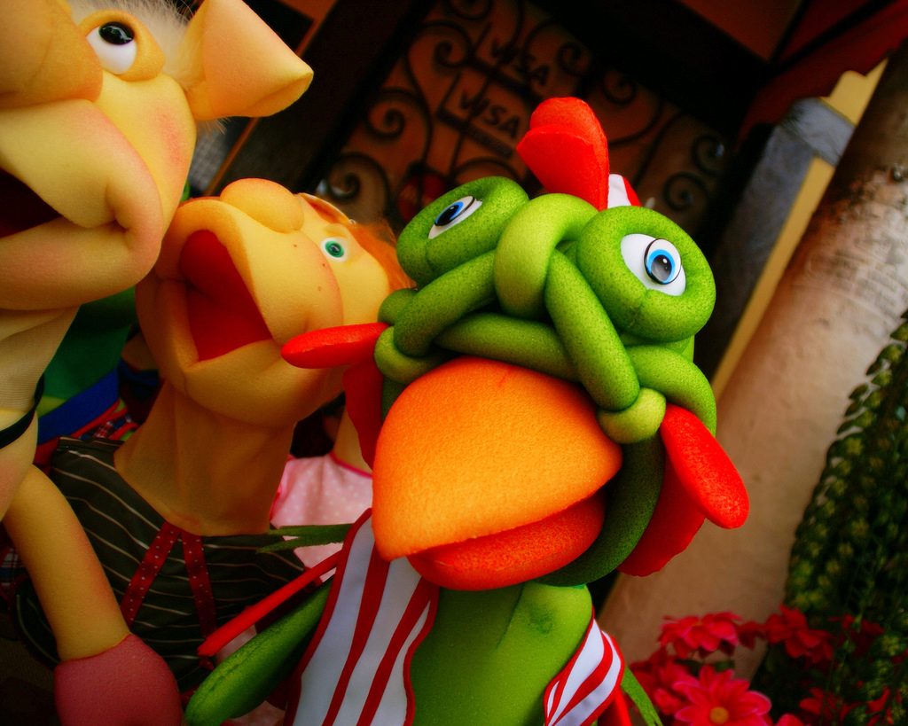 Marionetten brauchen einen Puppenspieler. Foto (C) Jairo / flickr CC BY 2.0