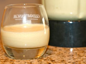 Macapulver von der Macawurzel - auch Peru Ginseng genannt - enthält viel Eiweiß, Calcium, Eisen und andere wichtige Nährstoffe. Foto (C) Ann Marie Michaels / flickr CC BY 2.0