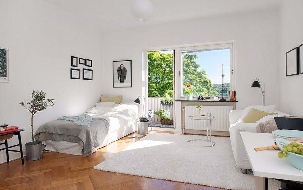 Skandinavisches Wohnzimmer: Helle Farben sorgen auch in der dunklen Jahreszeit für mehr Freundlichkeit in den Räumen.